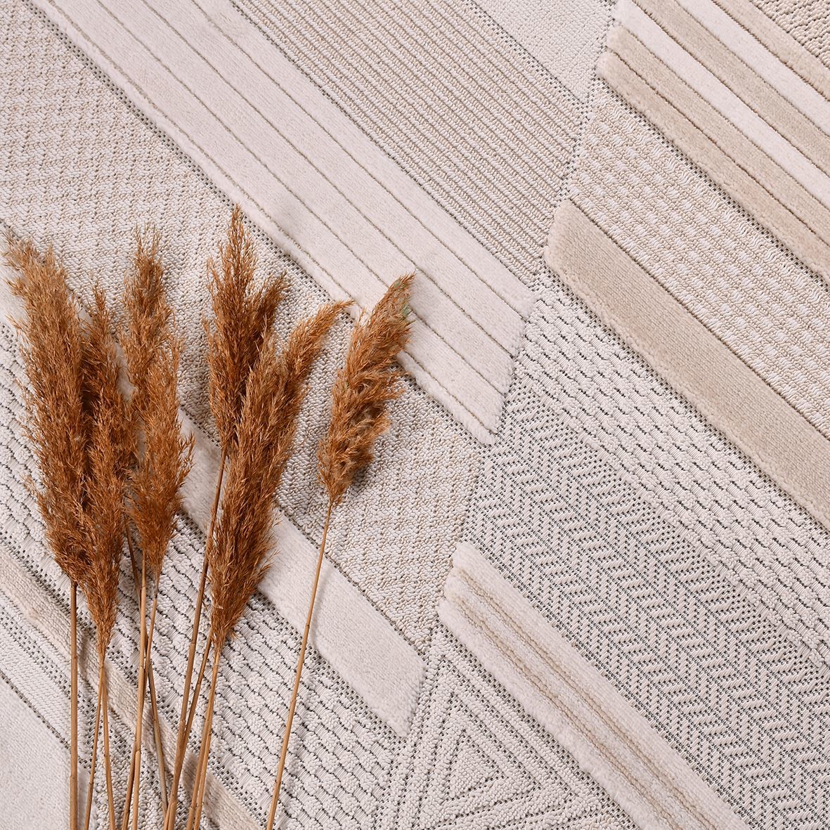 Crea Halı İzgi Özel Ebat Kesme Halı İM05