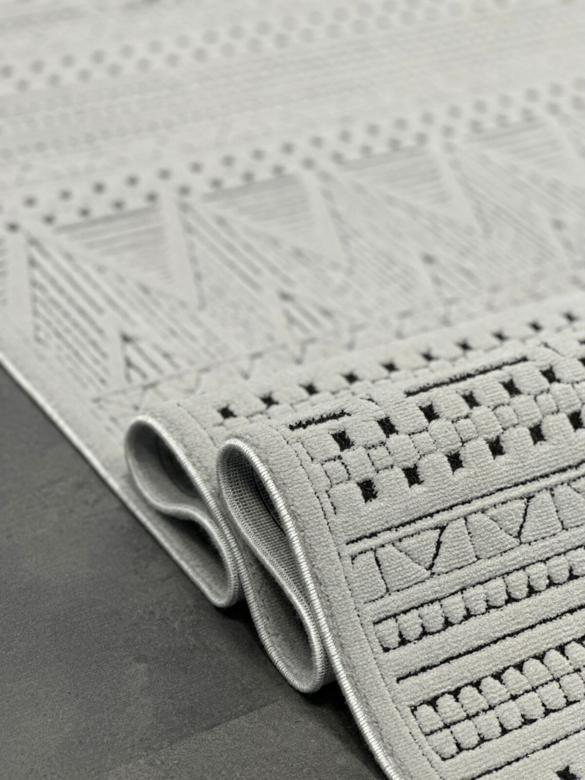 Woolen Halı Lavinia Moden Anti Alerjik Halı 8604 ANTRASİT